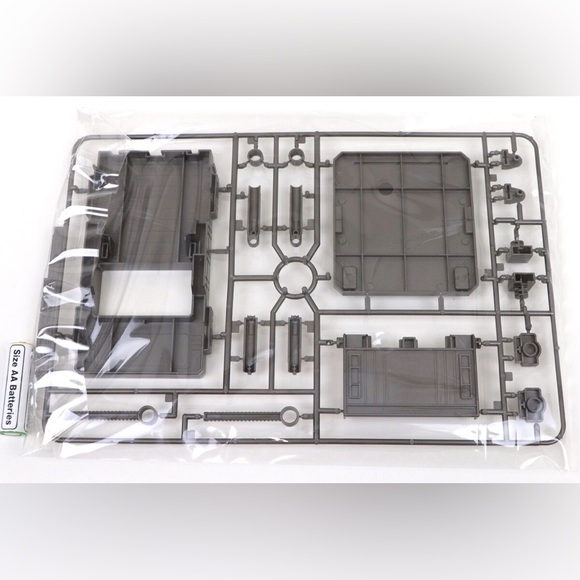 1/144 Scale White Base MS Hangar Ver.1 Plastic Model Kit - Picture 4 of 4